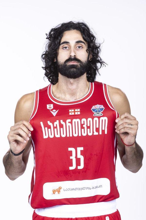 手机安全登录入口-艺术气息!魔术&格鲁吉亚中锋比塔泽在社交媒体晒出自己的新造型