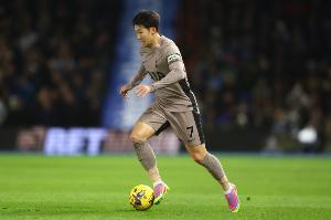 埃迪-豪:虽然未与孙兴慜合作过,但他绝对是英超传奇球员之一