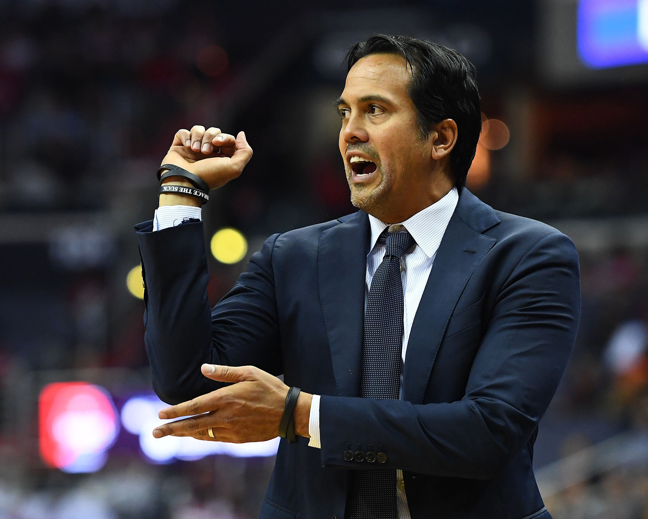 官方网-韦德:11年独行侠磨合已久&名帅坐镇 而热火仍在摸索 斯波才3年级