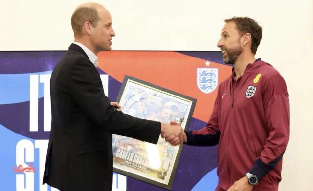 1720668957508085069.jpg 官方网-【夜读】今天是,南门专场!!!