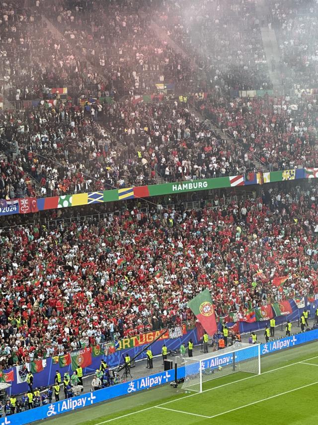 1720233703169070478.jpg ky Sports-【现场手记】葡萄牙的歌声与忧郁,无处不在