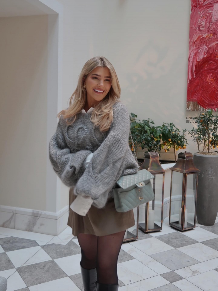 手机安全登录入口-英格兰太太团成员回家!加拉格尔模特女友晒照:生活真是疯狂!