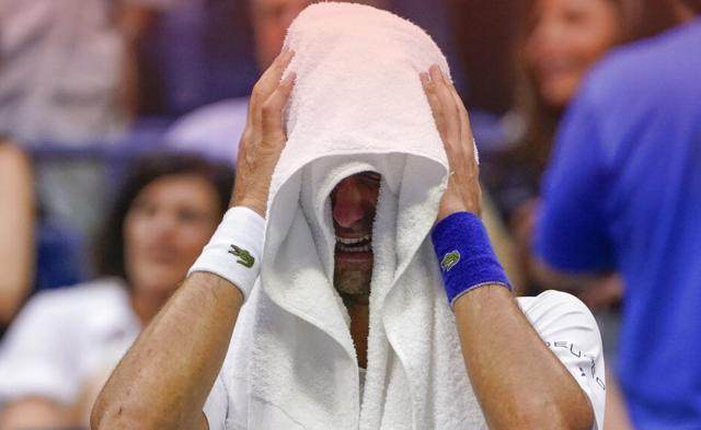 官方网-距完美只一步之遥 盘点NBA历史上那些德约式遗憾