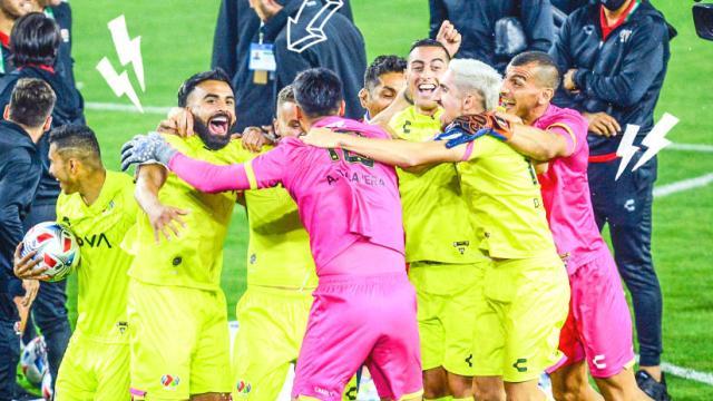 1629958082561093186.jpeg 开云体育-半场射横梁?!看看足球版本的技巧·扣篮·三分大赛